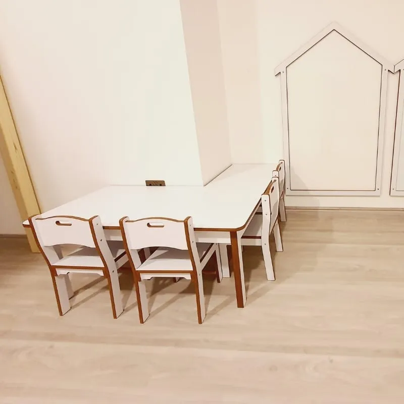 Corner-Table